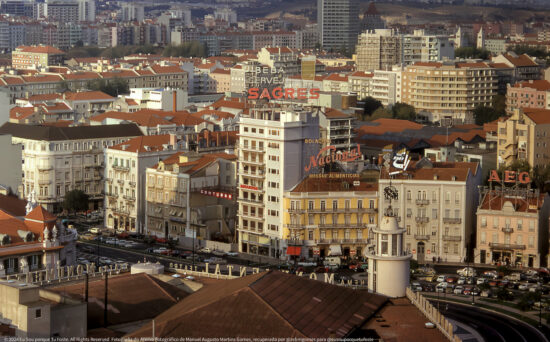 Praça Duque de Saldanha e Avenida da República em 1972/73 MMG_N_070📷 Manuel Augusto Martins Gomes © 2024 Eu Sou porque Tu Foste. All Rights Reserved.